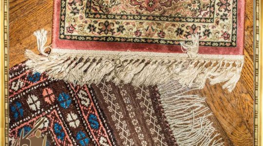 تمیز کردن فرش دستباف بدون شستشو